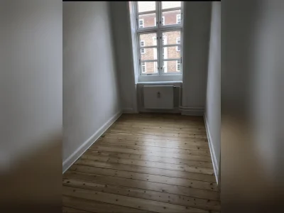 Frederiksberg: Lys lejlighed med 3 værelser